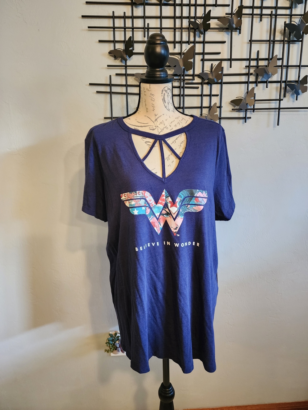 Torrid Navy Blue Wonder Woman Graphic T-shirt